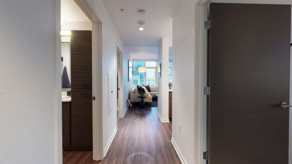 Virtual tour thumbnail for Griffis South Waterfront Kings unit.