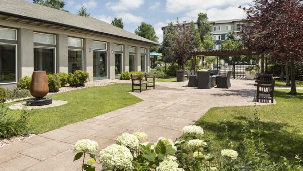 Apartment community Outdoor Lounge at Sagebrook in Colorado Springs, Colorado.