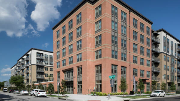 Exterior photo of Griffis Oak Lawn building.