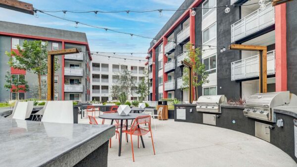 Griffis Platinum Triangle outdoor grilling area.