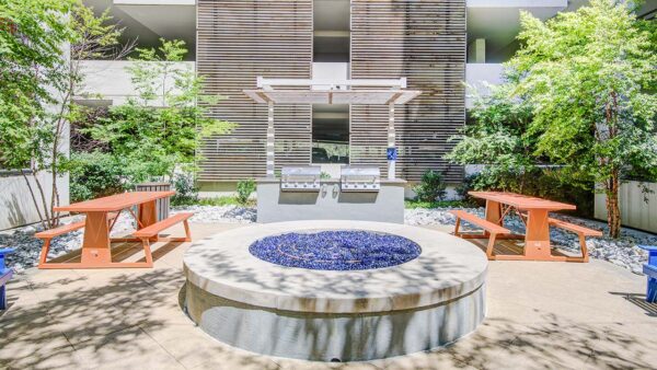 Griffis Uptown outdoor courtyard with fire pit.
