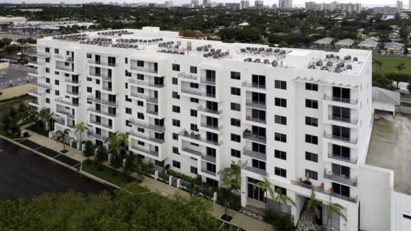 Griffis Pompano Beach apartments exterior.
