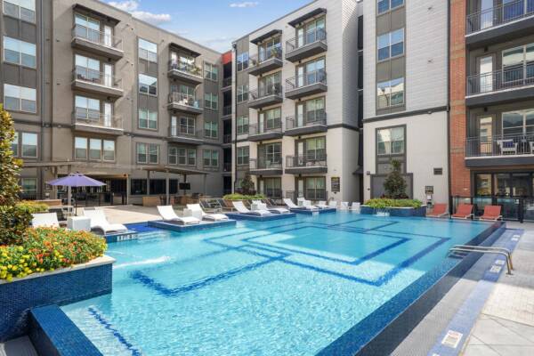 Griffis Oak Lawn apartment community resort style pool in Dallas, TX.